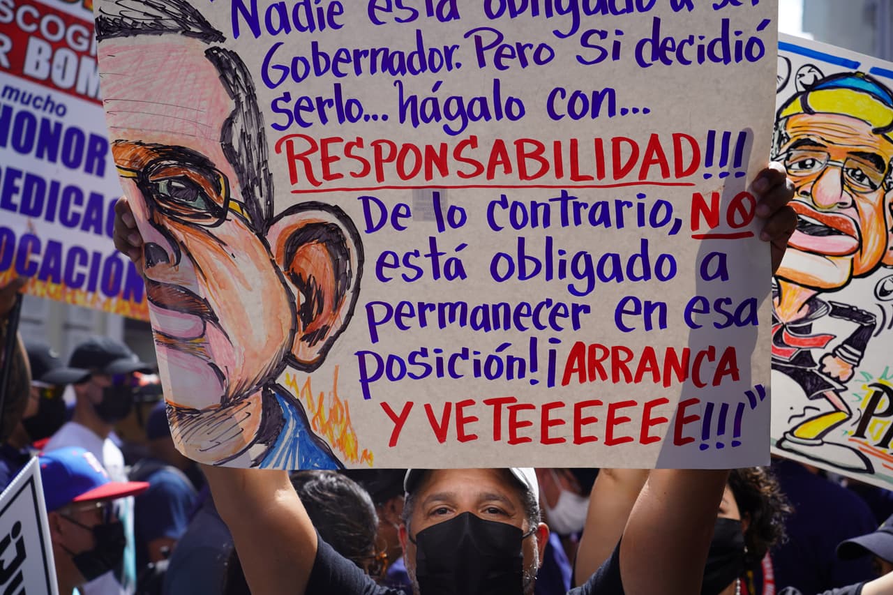 Entre las exigencias de los maestros, también está el establecimiento de un Sistema de Retiro sostenible y que no se permitan 
<b>recortes a las pensiones</b> de los participantes del sistema actual de retiro público.