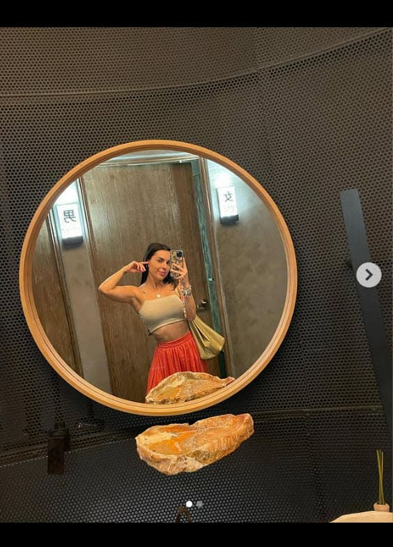 De acuerdo con reportes de la prensa mexicana, desde muy joven dejó su natal Oaxaca para irse a estudiar actuación en la Ciudad de México.
<br>