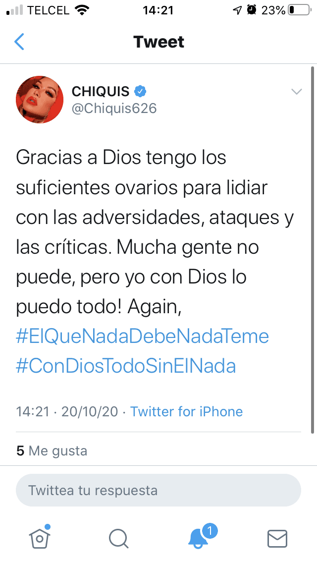 A ese le siguió este otro tuit en donde mencionó
<b><a href="https://twitter.com/Chiquis626/status/1318633472274046976" target="_blank"> "tener suficientes ovarios"</a></b> para hacer frente a las adversidades.
<br>