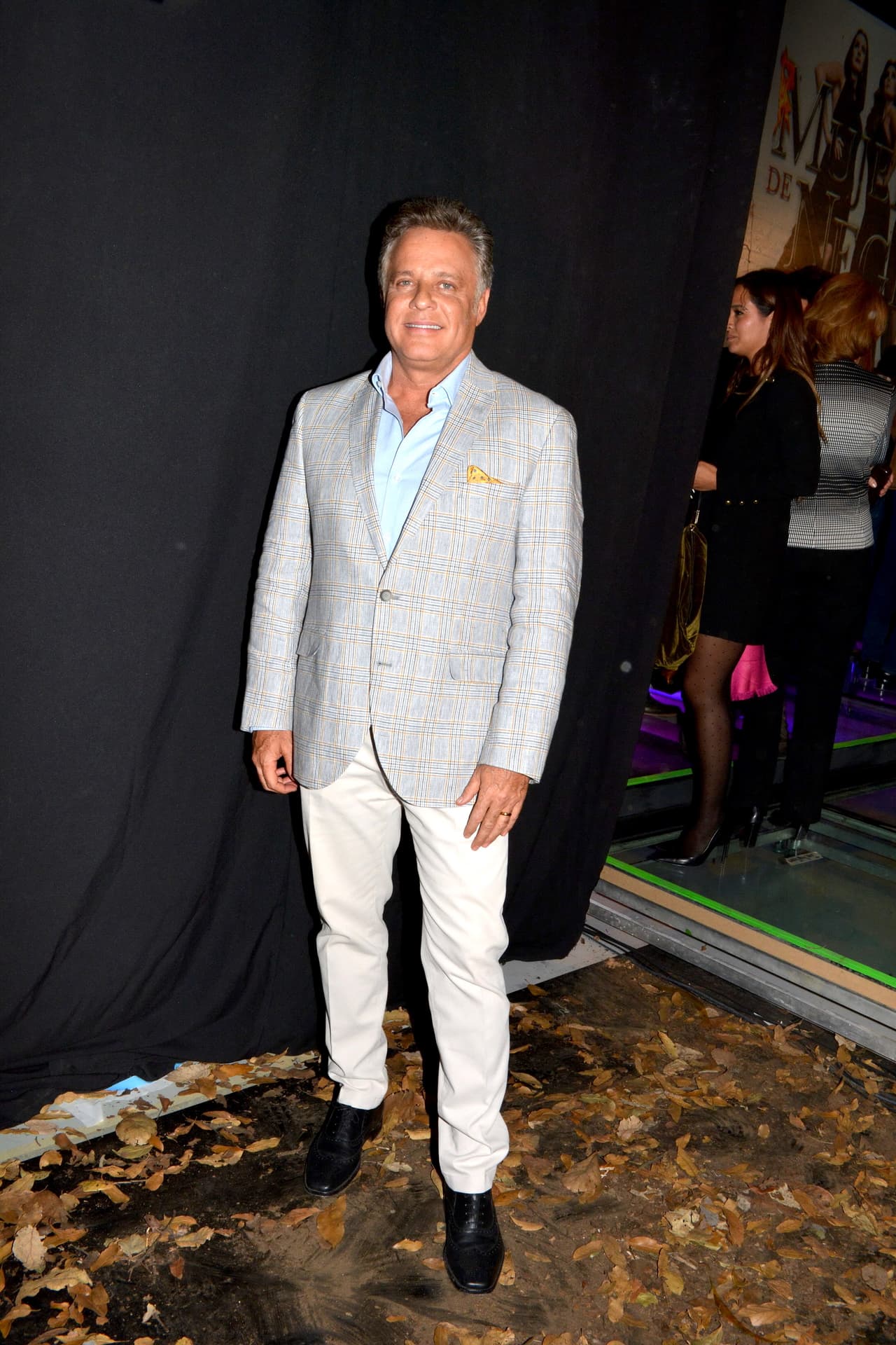 Alexis Ayala también será otro de los malos de la historia, él es 'Julio', un hombre que tiene negocios turbios. Hará pareja con Mayrín Villanueva.