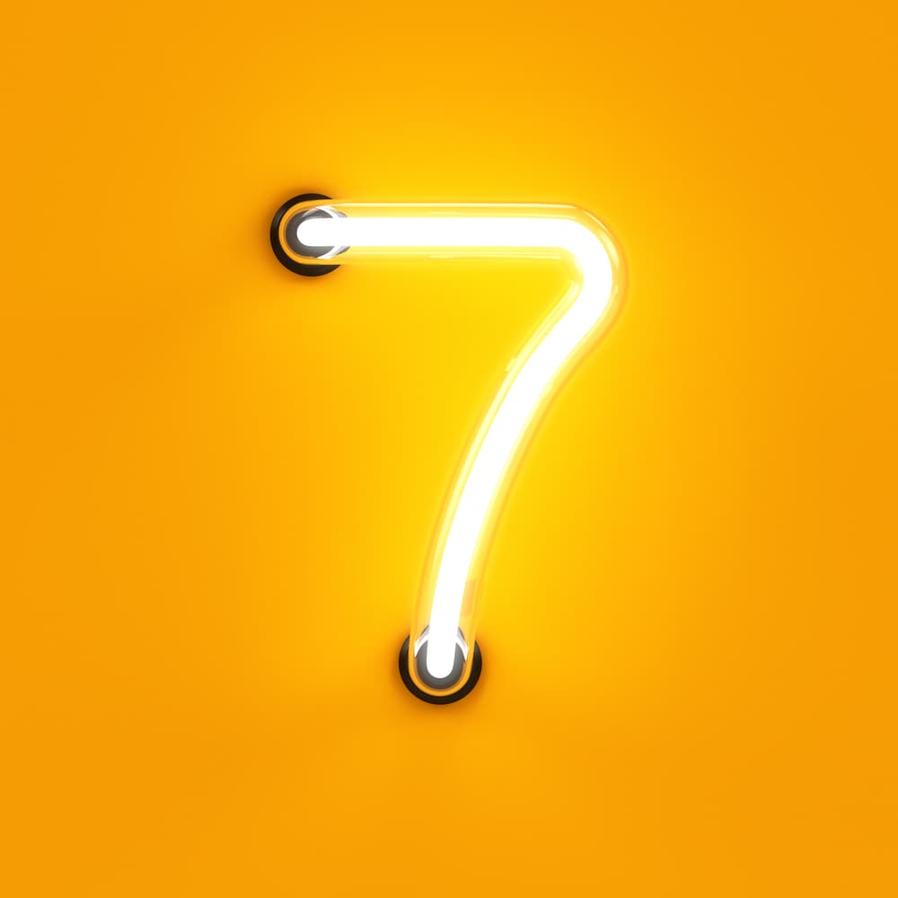 <b>Leo estarás con la energía del 7</b>
<br>Tiempo del estudio del conocimiento, ideal para empezar algún tipo de curso de superación, estudiar una tecnología nueva, o un idioma extranjero, tu mente está clara y despierta para aprender algo nuevo que a los demás les resultará difícil, pero a ti no. Todo lo que emprendas, en ese sentido, está muy bien auspiciado.