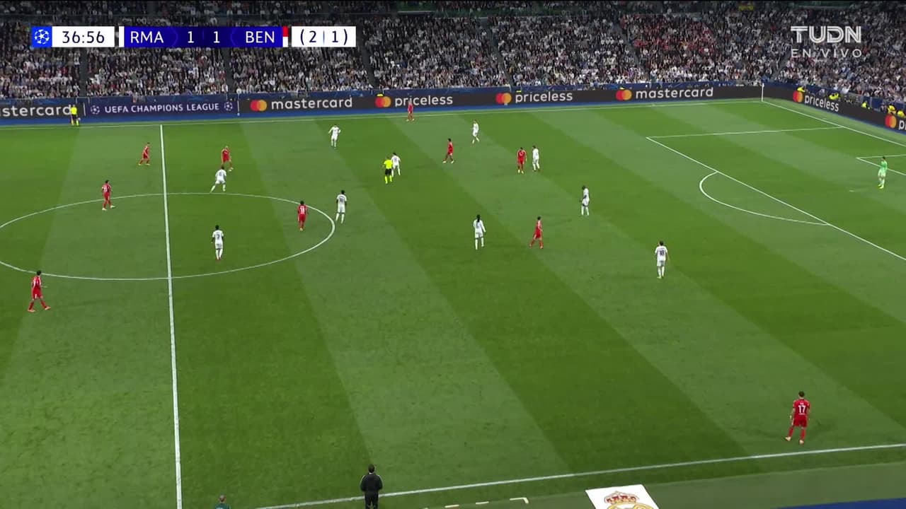 ¡TIRO ATAJADO! disparo por Richard Ríos.