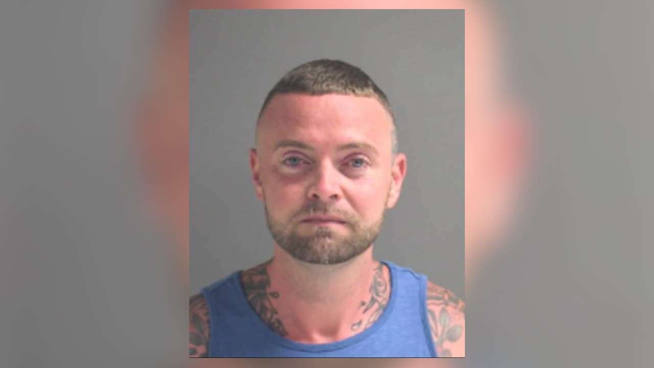 Arrestan a joven por conducir su vehículo por sentido contrario en Daytona Beach; 2 personas resultaron heridas 