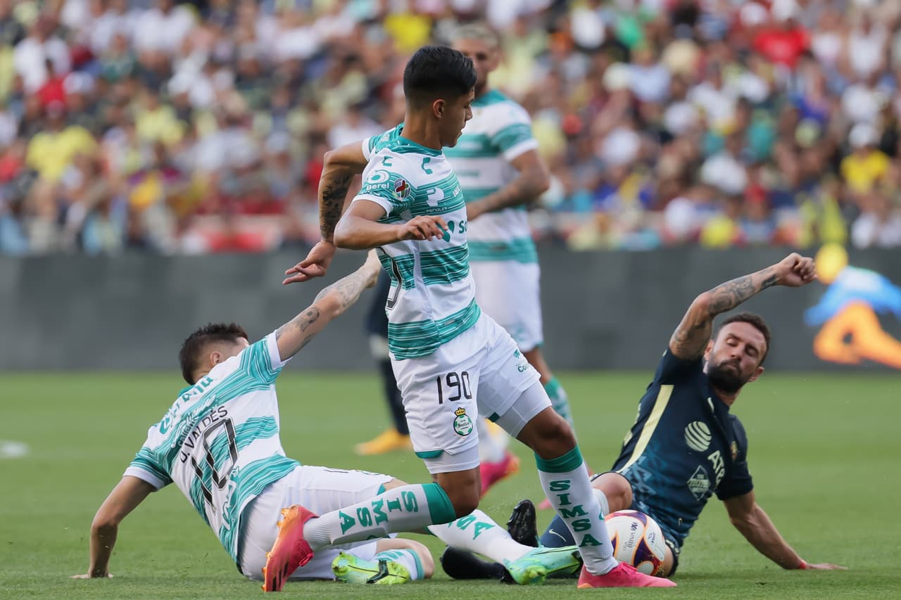 Roger Martínez hizo un golazo que fue suficiente para que el América derrotara a Santos en un duelo de preparación de cara al arranque del Apertura 2021.