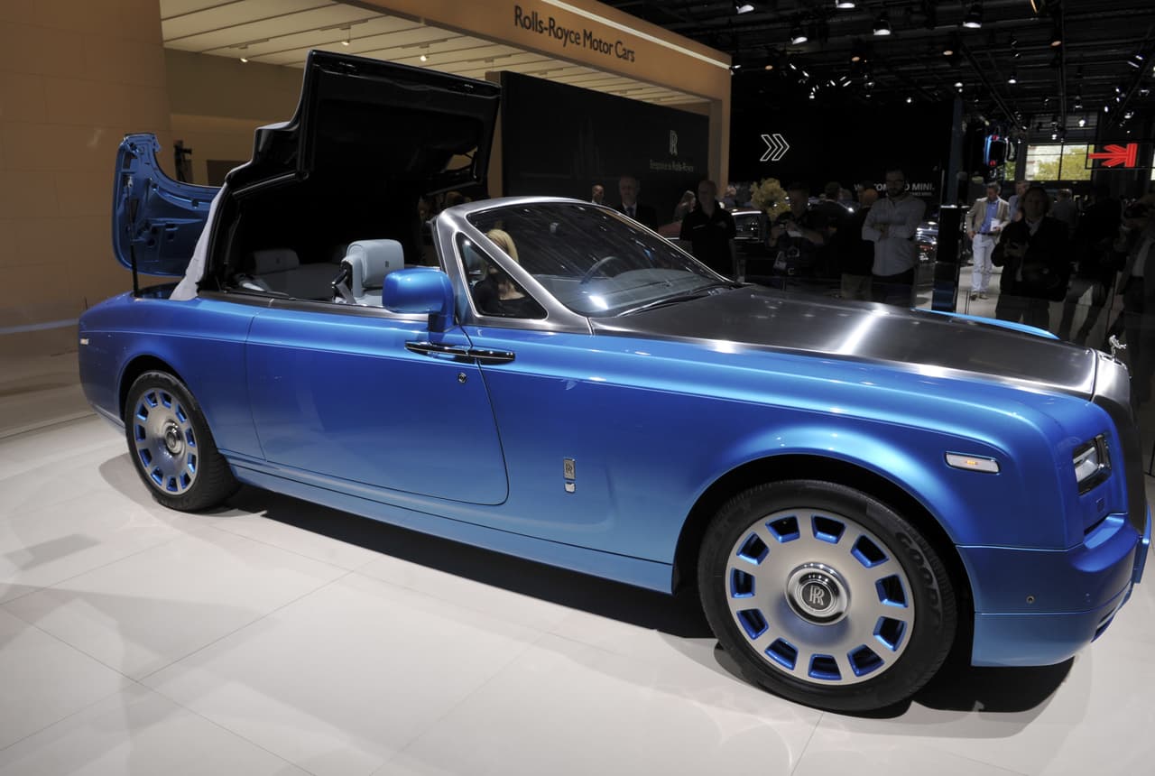 Rolls Royce Phantom Drophead (El de CR7 es negro con plateado)