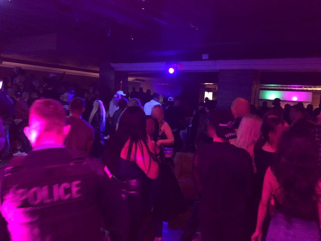 The Vault / All Access fue citado por una supuesta fiesta ilegal en Wicker Park el 29 de noviembre en la cual autoridades dicen que hubo cientos de personas. Nueve citaciones por violar las regulaciones COVID-19 (sobre capacidad en interiores, sin distanciamiento social, sin máscaras), no tener las licencias comerciales.