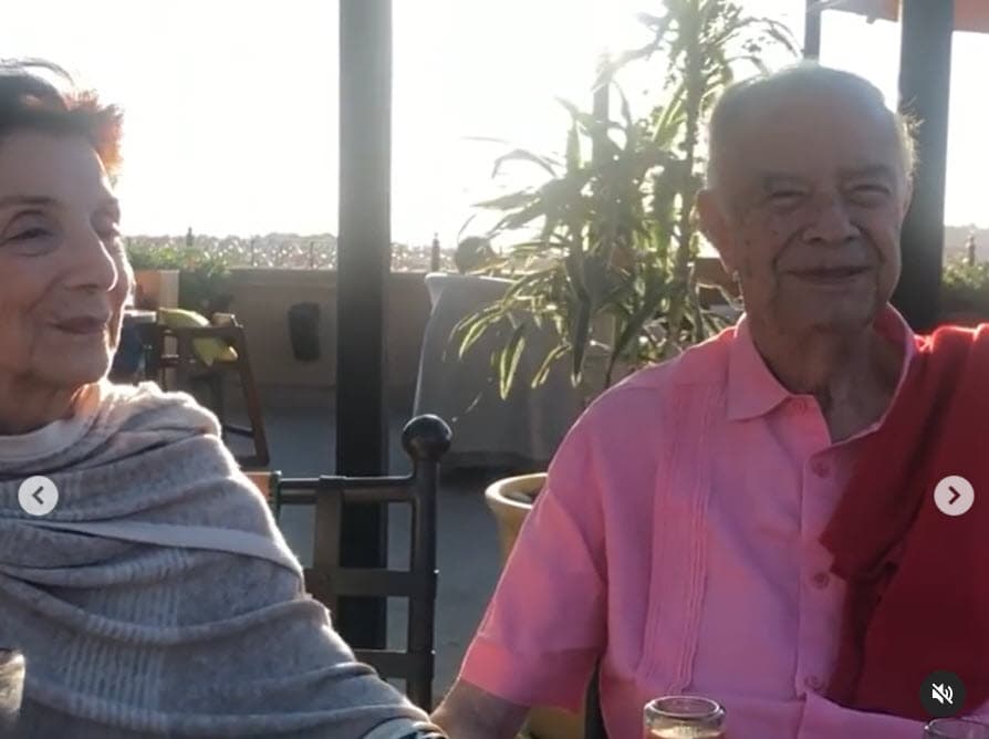 "Lo más lindo del mundo es ver el amor que lo rodeaba, que aún lo rodea y que, por ende, nos rodea a nosotros, su familia, y eso nos hace muy afortunados".
<br>