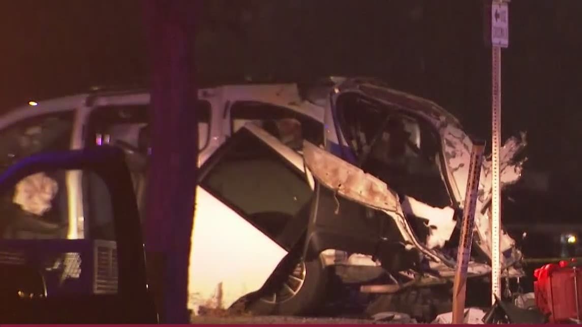 Identifican a menor muerto en accidente con tren mientras esperaba por el paseo de luces navideñas