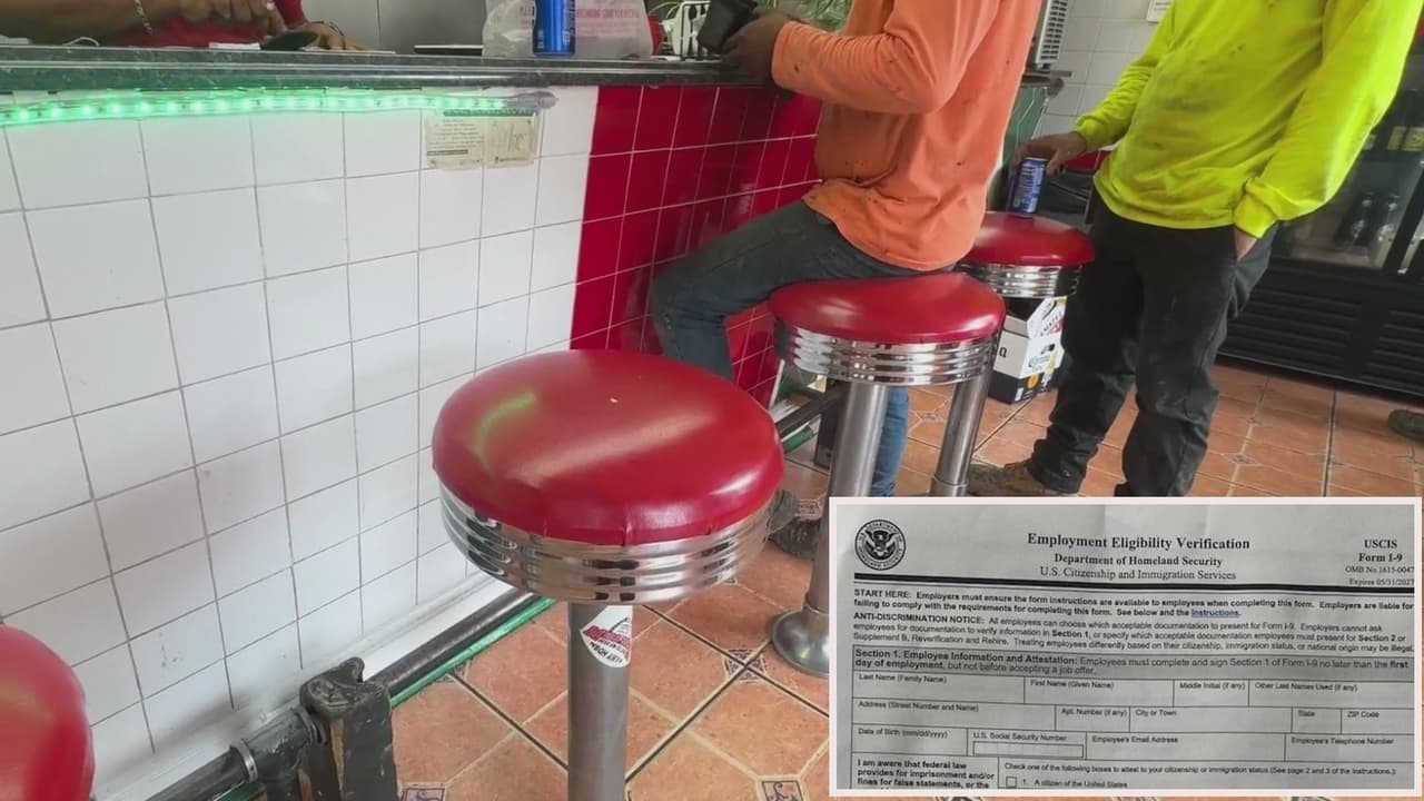 Una empleada de un restaurante narró a Univision Washington DC que el martes los agentes fueron a su sitio de trabajo y les “
<b>pidieron sus papeles a todos</b>”, causándoles un gran temor, por lo que ella y otros de sus compañeros, 
<b>decidieron ya no volver al lugar, aunque eso les cueste el empleo</b>. 
<br>