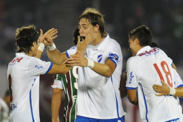 En el Grupo 3 Nacional de Montevideo superó por 2-0 al Fluminense con dos goles de Santiago 'El Morro' García (m.50 y 66)