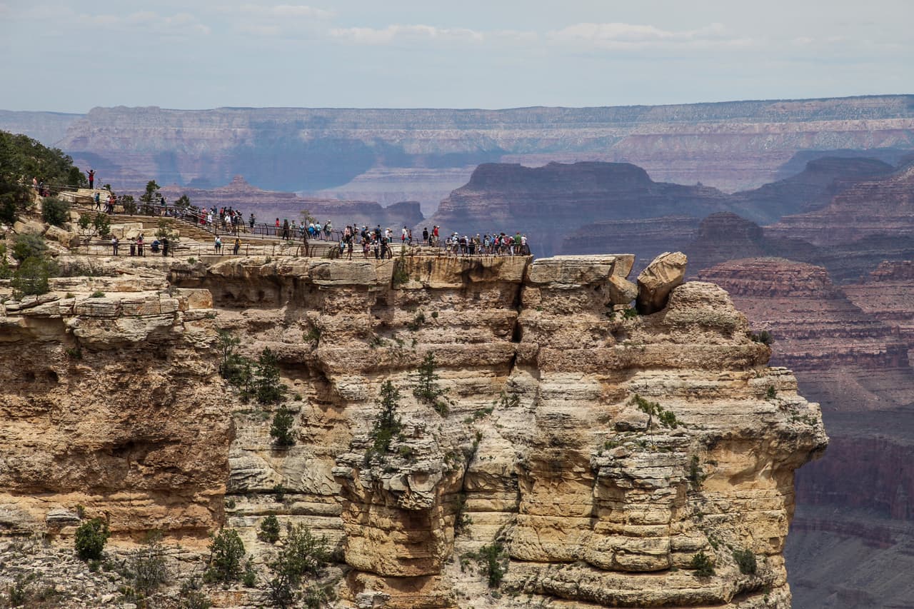Áreas de picnic cerca de:Shoshone Point PavilionThor's HammerBuggeIn Picnic area