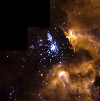 En esta impresionante imagen de la nebulosa de la galaxia gigante NGC 3603, la nítida resolución del Telescopio Espacial Hubble capta las diversas etapas del ciclo de vida de las estrellas en una sola vista.