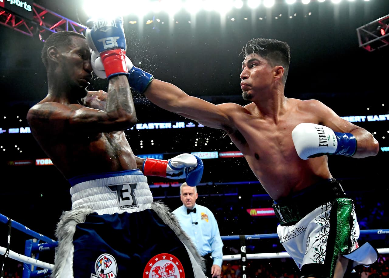 Robert Easter Jr. no fue el mismo desde el instante de la caída, perdió empuje, confianza y ese punch con el que estaba tratando de causar mella en el boxeo de García, pero hasta ahí llegó su intento.