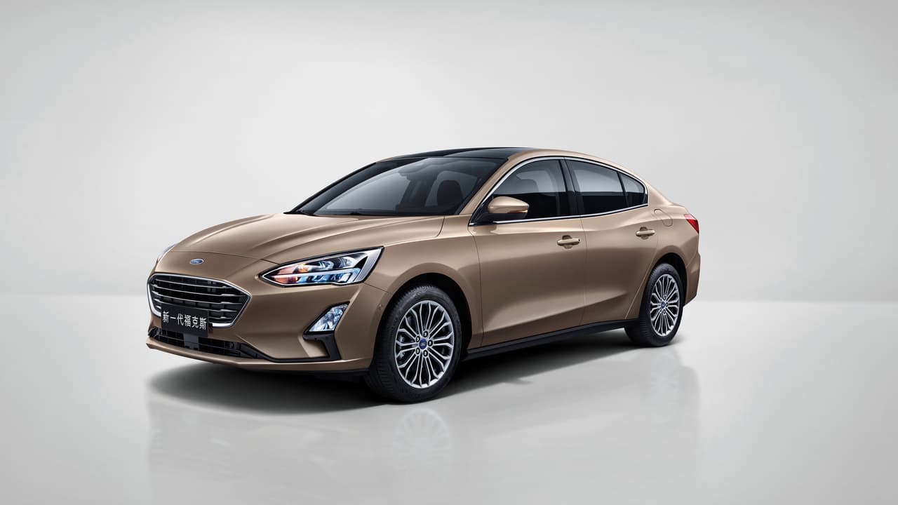 En los Estados Unidos el nuevo Ford Focus también será ofrecido como un sedán de tres volúmenes. Este modelo también será ofrecido en China con el nombre de Ford Escort.