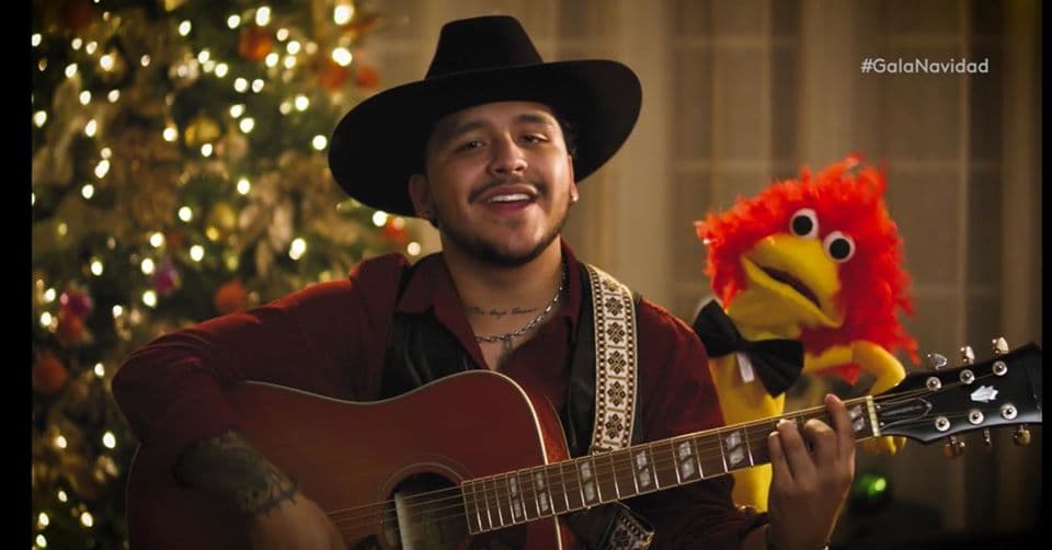 Ahora que conoces mejor a Christian Nodal, disfruta en familia estas felices fiestas con lo mejor de la comedia y contenido especial que tenemos para ti en Galavisión.