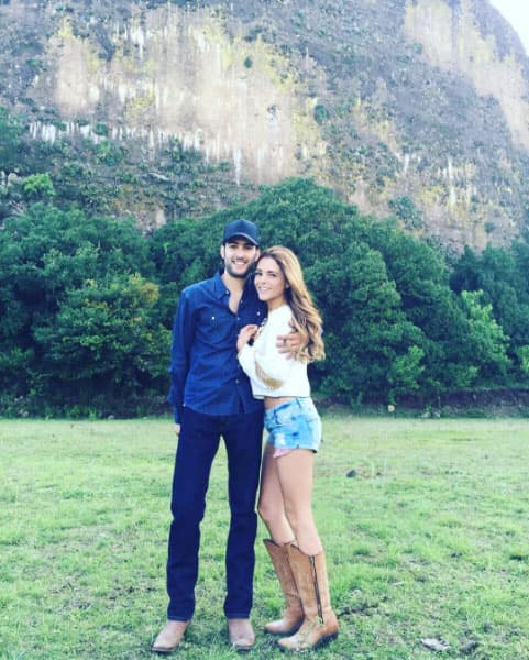 Esta parejita estuvo en boca de todos, pues ella tiene 40 años y él 27.