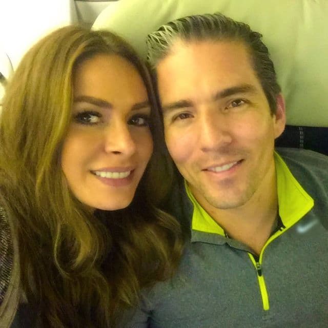 "Yo me estoy preparando física y mentalmente, pero cuando Diosito quiera, porque los papás quieren", afirmó la conductora, de acuerdo con Televisa Espectáculos.