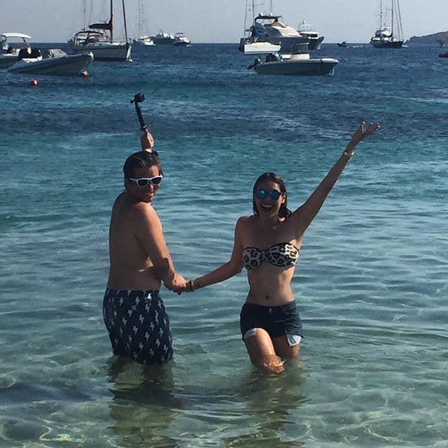 Con su esposo, Fernando Reina, también se ha divertido mucho.