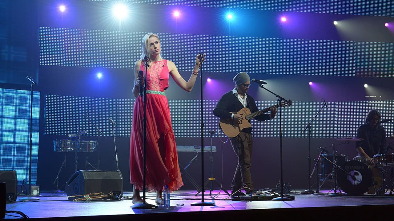 Bilingual band Jenny and the Mexicats breaks the mold