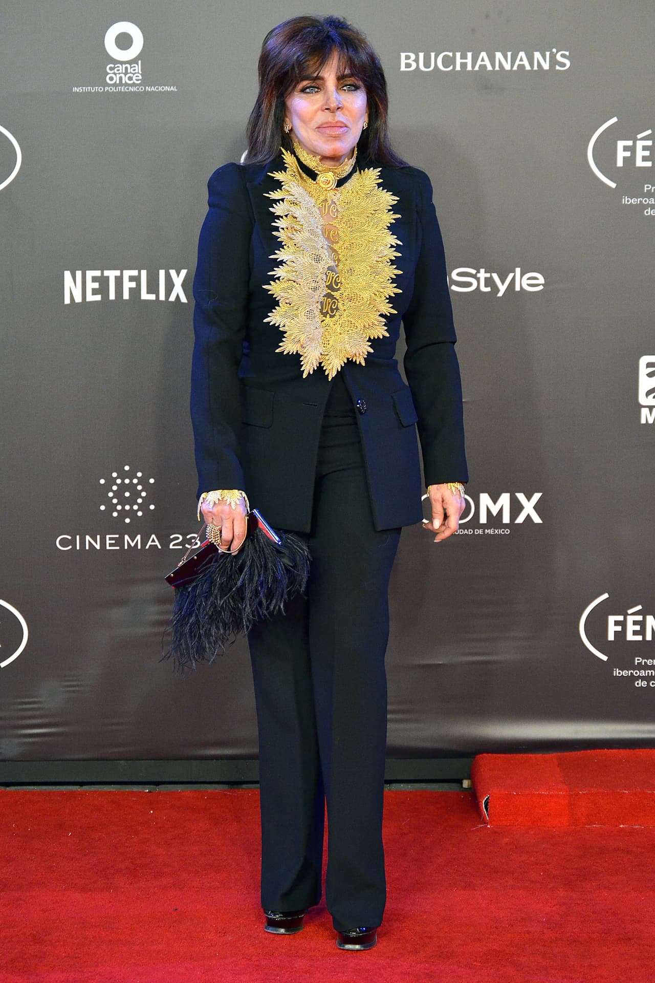 Finalmente, la mamá de Christian Castro dijo que nunca se iba a casar, “en esta vida no voy a casarme, no voy a ser lesbiana en esta ocasión, no en esta vida”, fueron las palabras contundentes de la actriz.