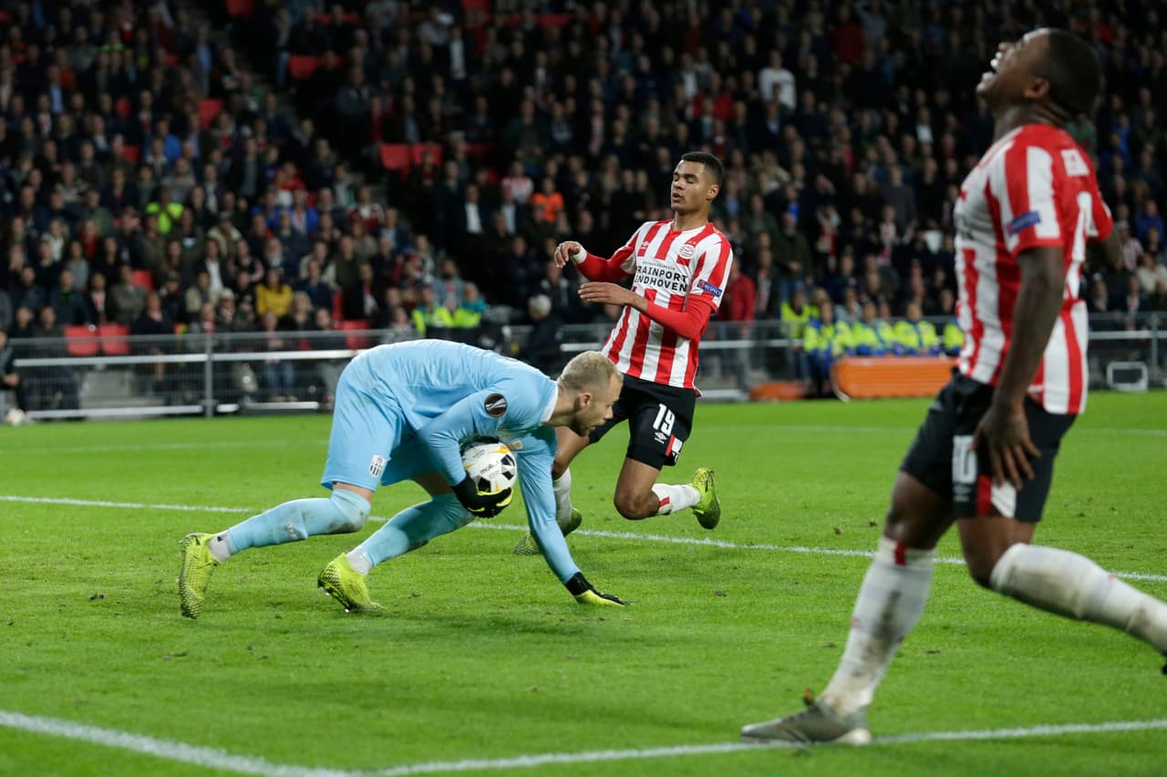 PSV no logra doblegar a un débil LASK y se llevan un punto en el Philips Stadion.
