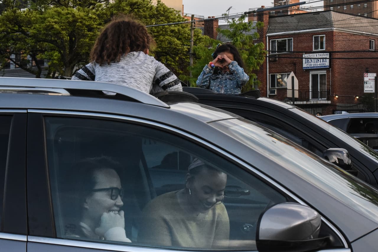 Los autocines son de las pocas actividades sociales que aún están permitidas en el estado de Nueva York, tras la orden de "pausa" del gobernador Andrew Cuomo.