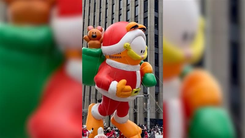 El desfile de Houston es organizado por H-E-B y este año fue la edición número 75.