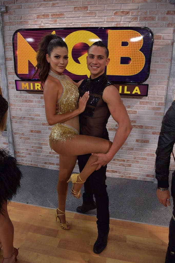 Ana pudo vencer el dolor que le provocó una lesión y llegó lista para conquistar el escenario junto a Jon.