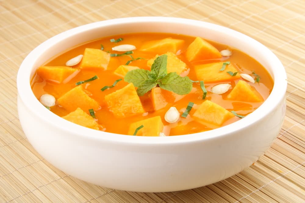 Si no encuentras calabaza puedes preparar la receta con calabacín o zapallo, recuerda que hay muchas variedades de calabaza que no afectarán al sabor de tu platillo.