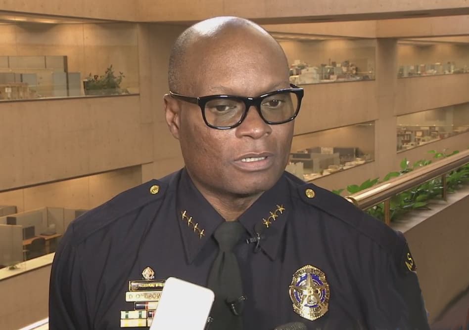 Sorpresivamente el jefe de la Policía de Dallas anuncia su retiro