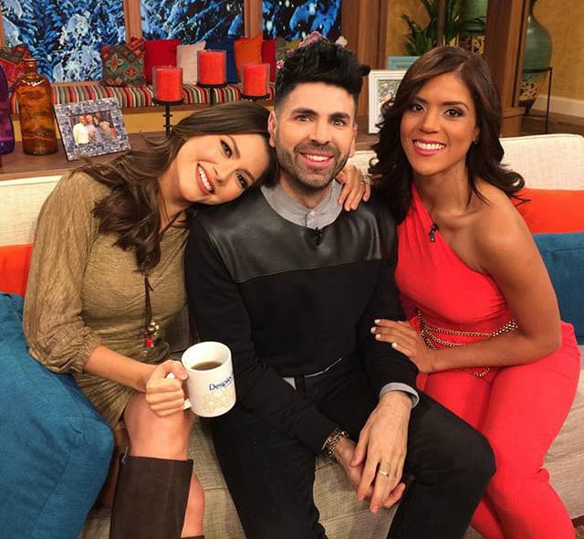 Nuestras hermosas reinas a lado de Jomari Goyso. (25 de enero, 2016)