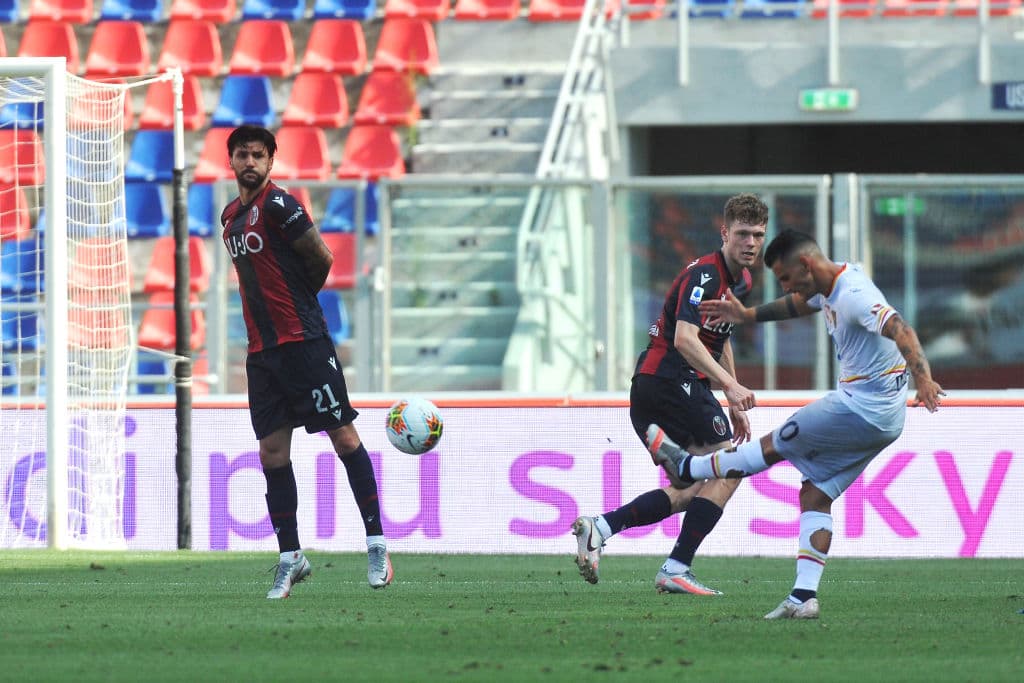 Con resultados de bBologna 3-2 Lecce, Cagliari 0-1 Udinese, Hellas Verona 1-5 Lazio, Roma 2-1 Fiorentina y SPAL 1-1 Torino, se da prácticamente por cerrada la jornada 36 del futbol italiano.