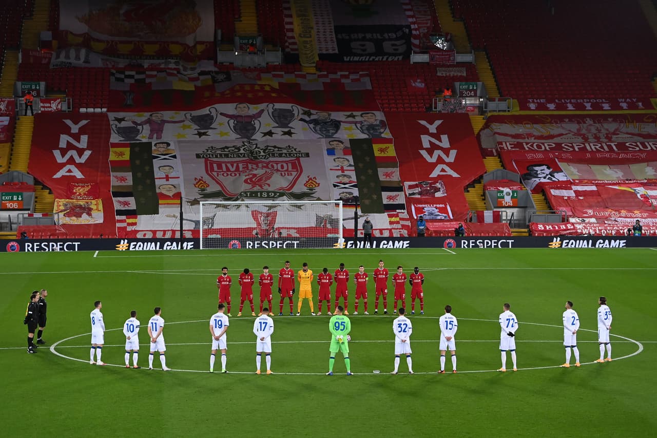 En el Partido del Liverpool vs Atalanta todo el estadio se mantuvo en silencio como homenaje tras el fallecimiento de Diego Maradona.