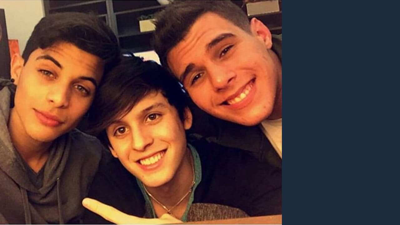 Todos saben que están luchando por el mismo sueño y al final sólo 5 serán los ganadores, pero esto no los detiene de ser buenos amigos y divertirse en su tiempo libre.