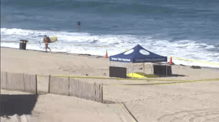 El Departamento de Policía de Torrance trata de determinar las identidades y causa de las muertes de los dos hombres hallados en el banco de arena de la popular playa.
<br>