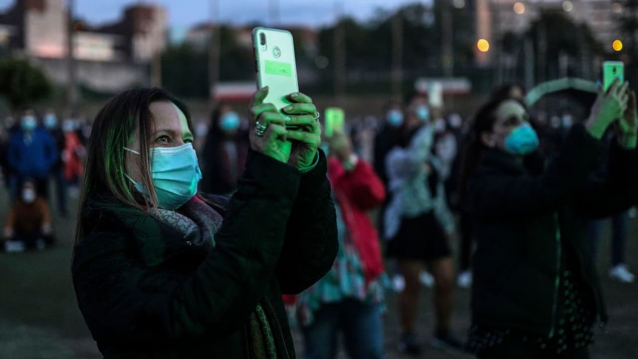 De acuerdo con el escrito, "aún hay poca información sobre reinfecciones con la nueva variante delta." Los funcionarios de salud señalan el riesgo de reinfección "parece mayor con delta que con la variante alfa", una vez las personas tengan más de seis meses de su última infección.