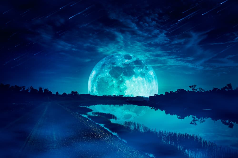 La semana del 4 al 10 de mayo de 2020 será una de esas semanas en las que tendremos fiesta cósmica: una lluvia de estrellas, la última superluna del año, los tránsitos directos de Venus, Mercurio, Marte y Júpiter unidos a Saturno y a Neptuno en una fiesta de celebración en este mes de las flores y de las madres.
<br>