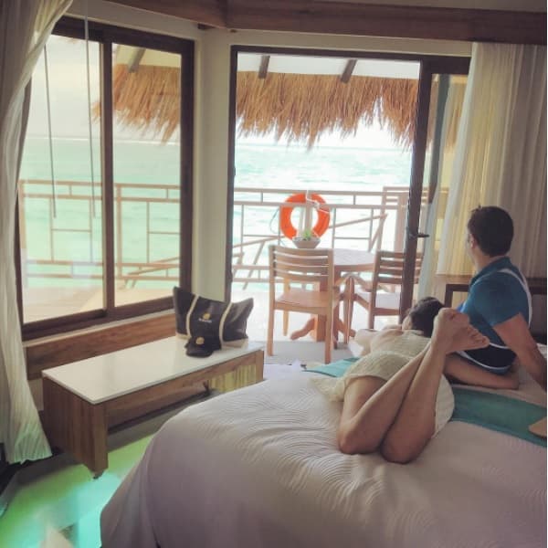 Mark Tacher demuestra lo romántico que es al estar enamorado: "La mañana pasa, la tarde oscurece y la noche vuelve a aclarar. Lo que nunca terminará es lo que siento por ti. Te amo mi vida. Eres lo mejor en mi existencia".