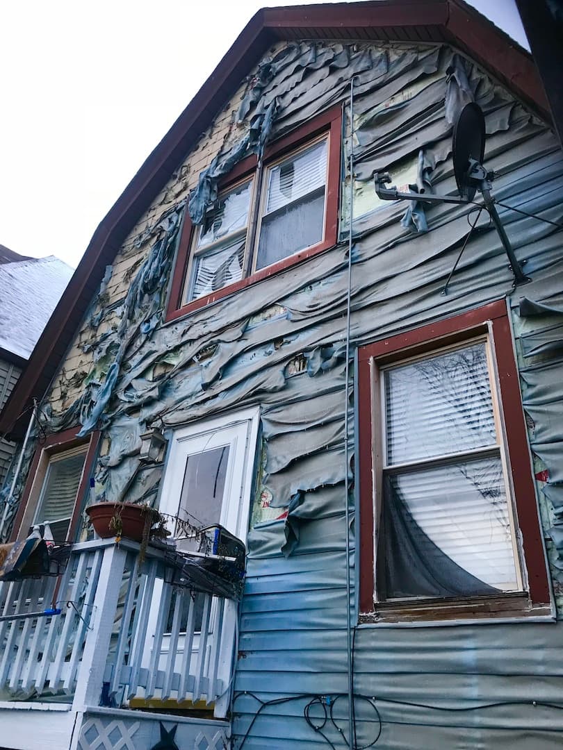 Un incendio ha afectado a tres familias en Brighton Park.