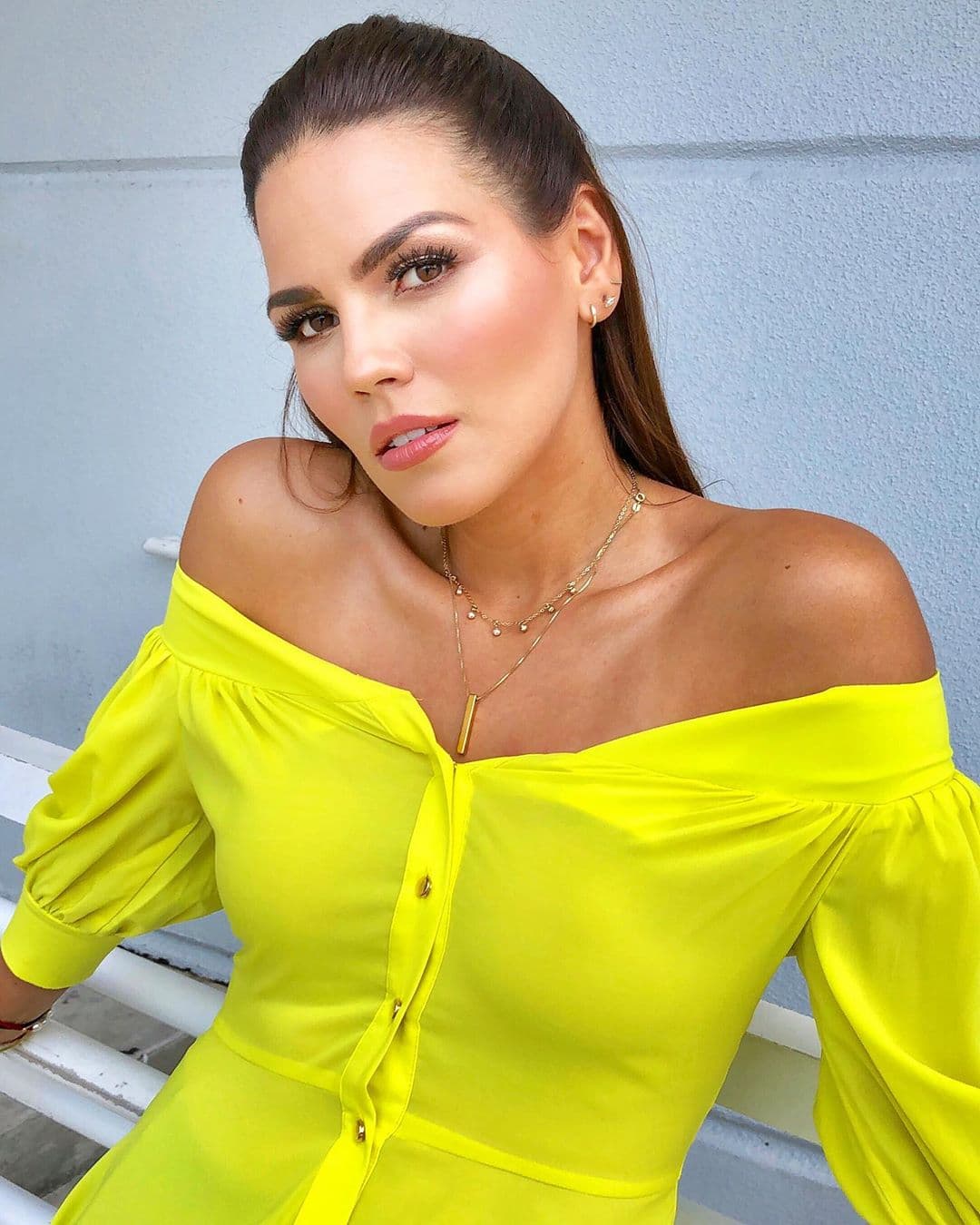 Son 31 años en los que Karina ha pasado por diversas situaciones que la han convertido en 
<b><a href="https://www.univision.com/shows/el-gordo-y-la-flaca/karina-banda-cumplio-el-sueno-americano-asi-ha-sido-su-transformacion-fotos">la mujer y profesional que es en la actualidad</a></b>.