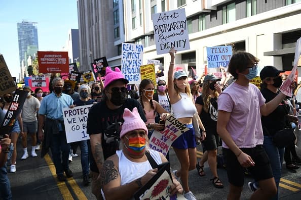Por su parte, el presidente de la Corte Suprema, John Roberts, confirmó el martes la autenticidad del proyecto de fallo, y condenó su filtración a Político.
<br>