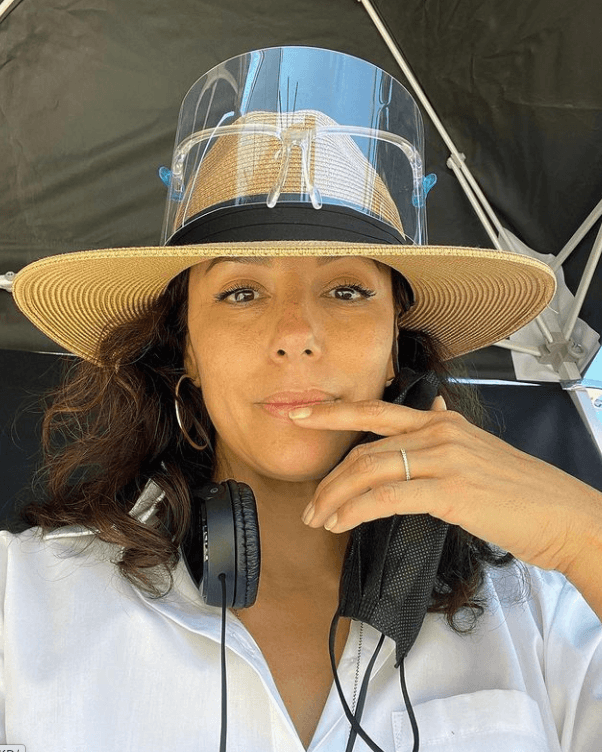 En sus fotos se pueden ver las pequeñas pecas que tiene a lo largo de la nariz, siempre presumiendo su hermosa piel bronceada.