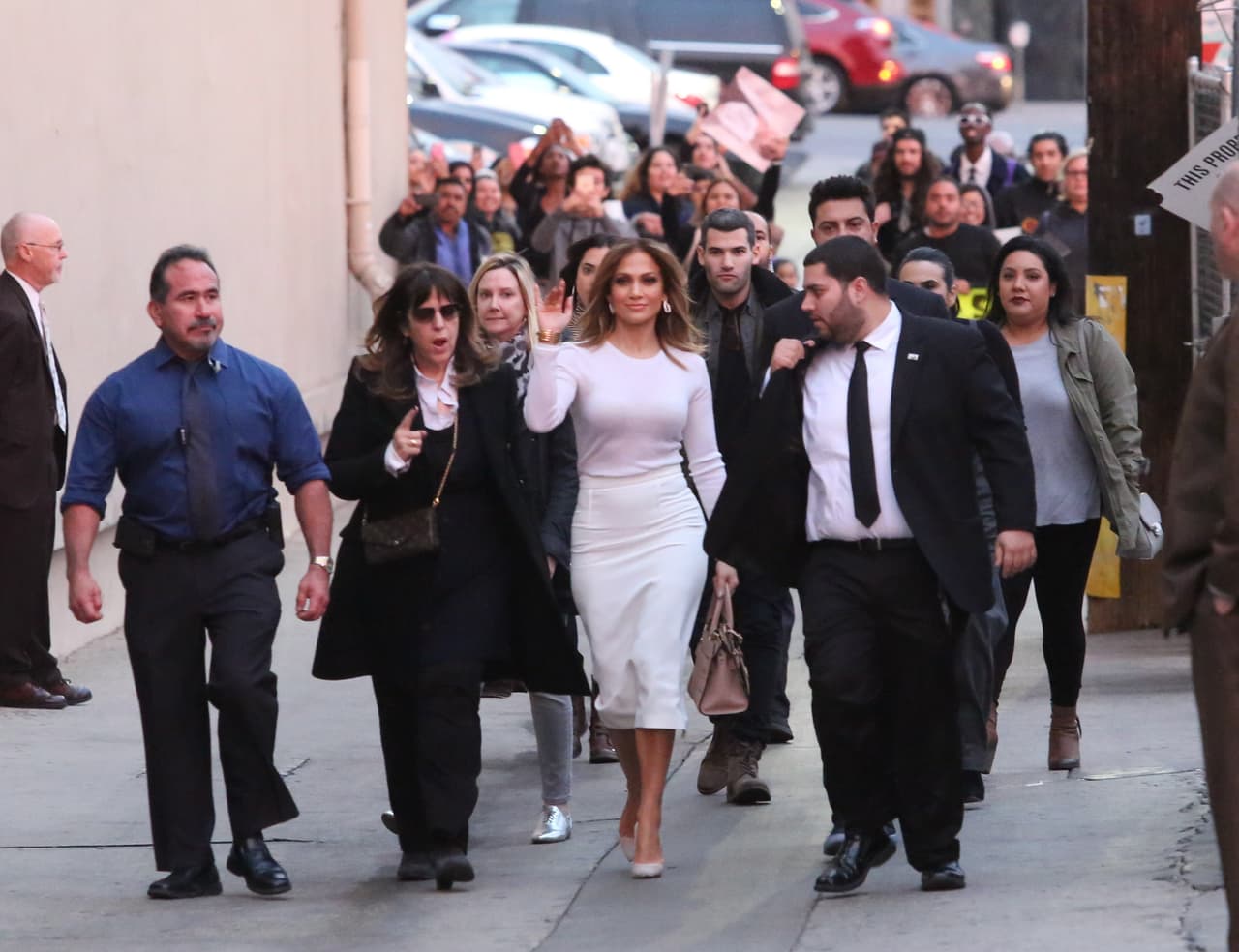 Jennifer llegó de invitada a un show de televisión.