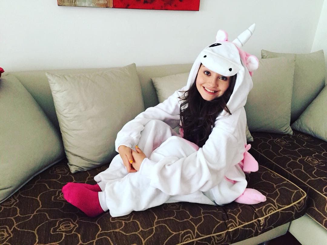 Aunque le encantan las tortugas, su animal favorito es el mitológico unicornio.