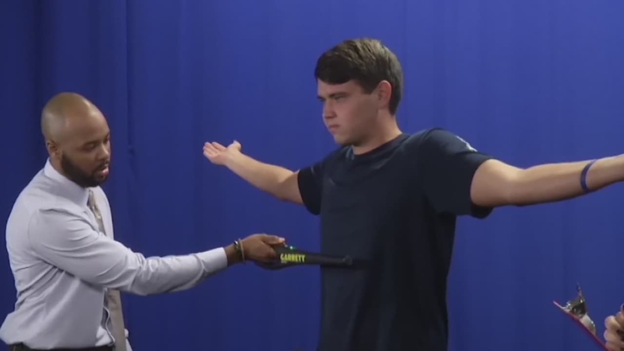 Condado de Orange implementará nuevas búsquedas aleatorias en estudiantes