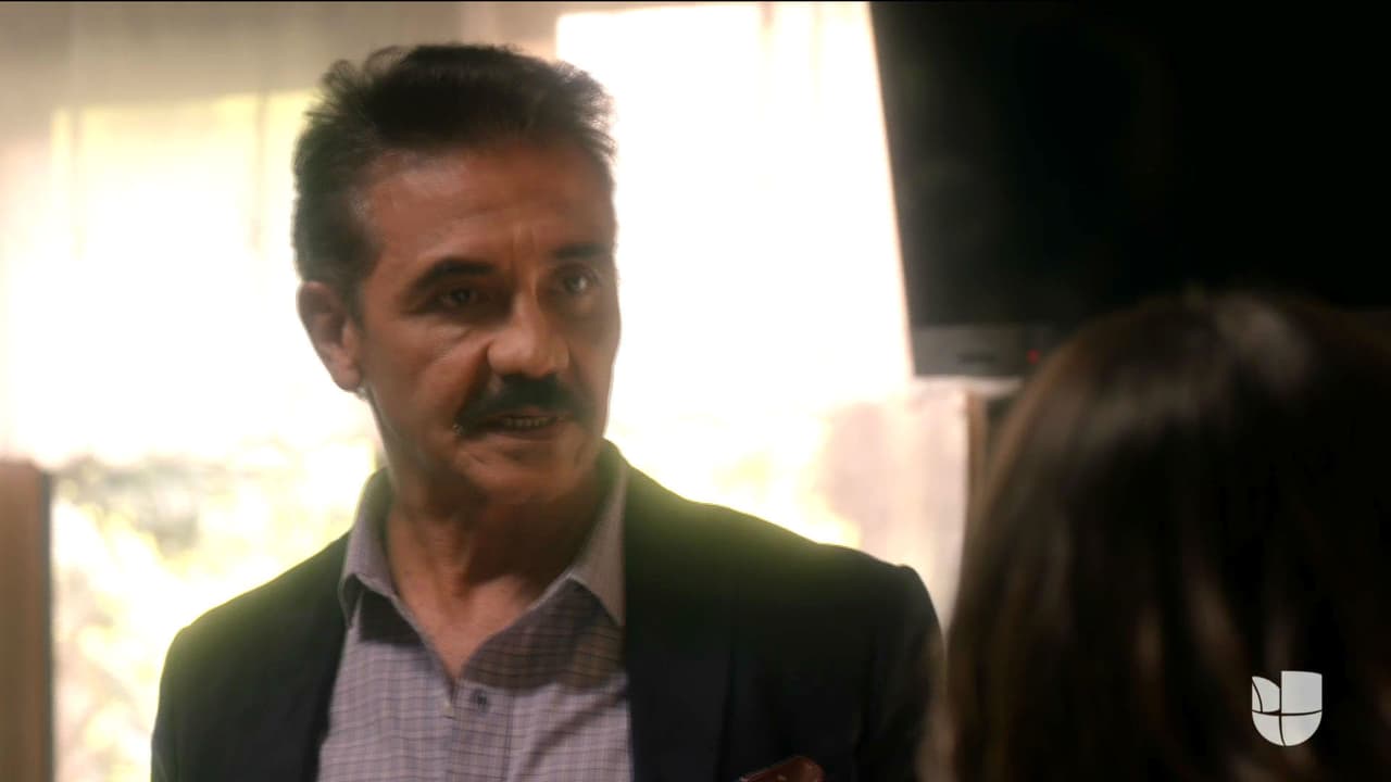 Don Pedro le dijo a Jenni que Graciela lo está demandando.