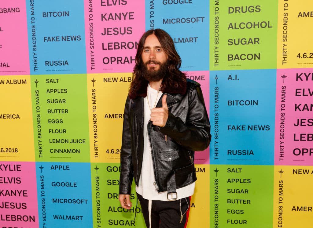 Jared Leto terminó de contar su historia resaltando que espera que alguien esté tratando con mucho amor y cariño su cotizado galardón.