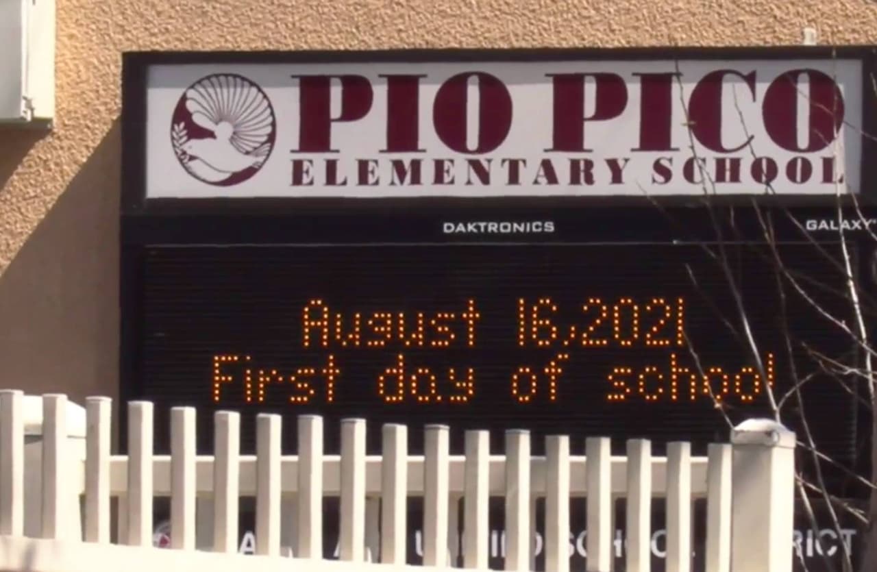Las dos instituciones fueron la escuela primaria Pio Pico ubicada en la calle Highland.