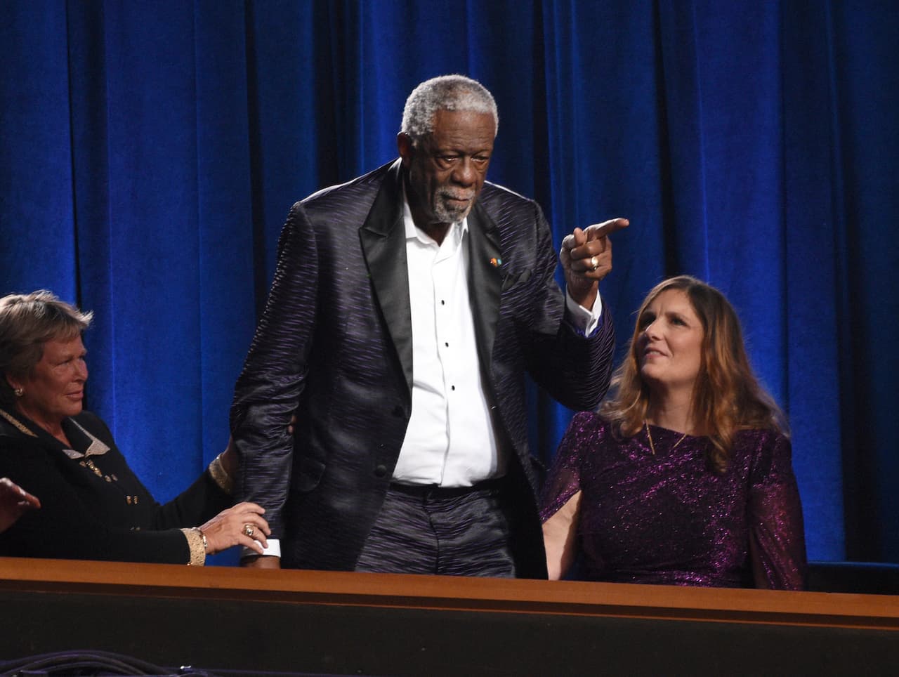 Bill Russell llama cobarde a Donald Trump