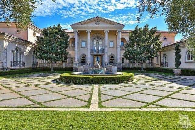 Britney Spears es un ícono por excelencia de la música pop, así que no podríamos esperar menos glamur de su espléndida villa.